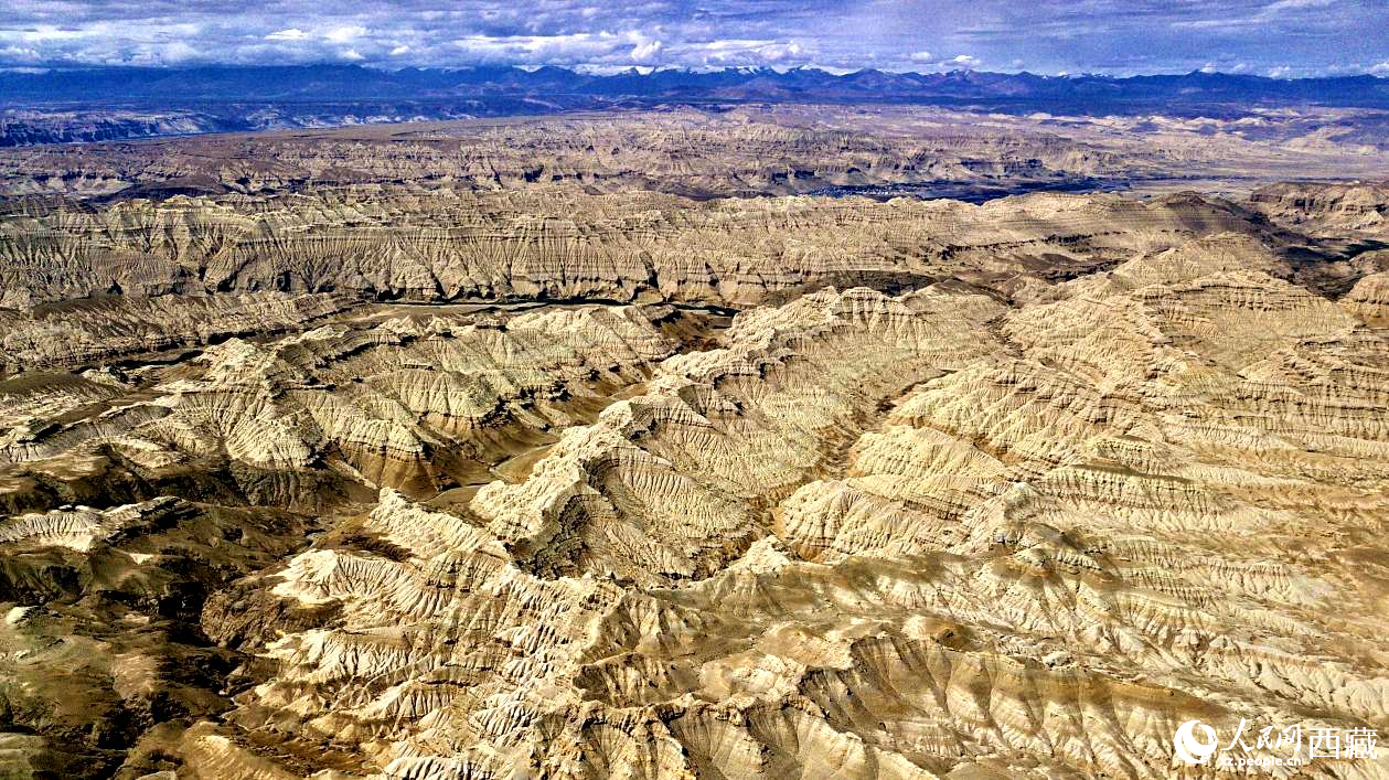 鳥瞰西藏阿里地區(qū)札達土林國家地質(zhì)公園。